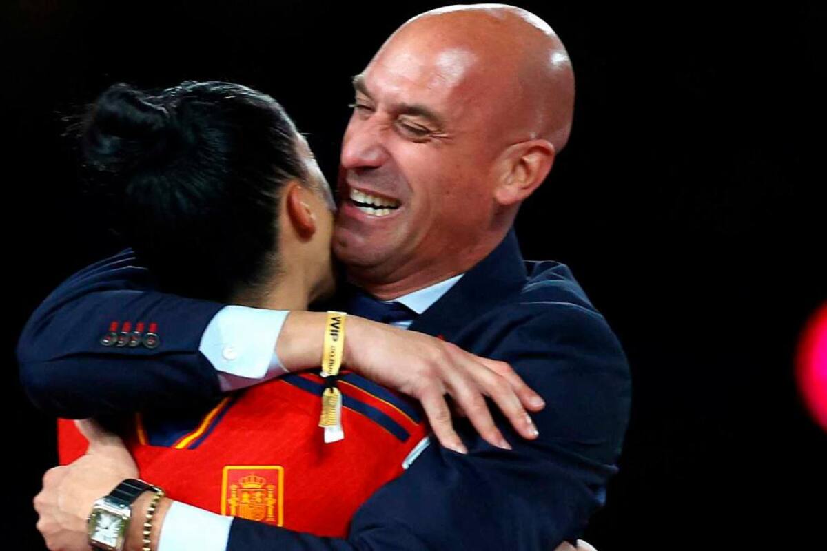 La FIFA sanciona a Luis Rubiales por el polémico caso del beso con Jenni Hermoso
