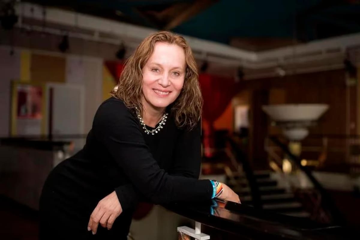 La actriz Alejandra Borrero recibe reconocimiento tras 36 años en el teatro
