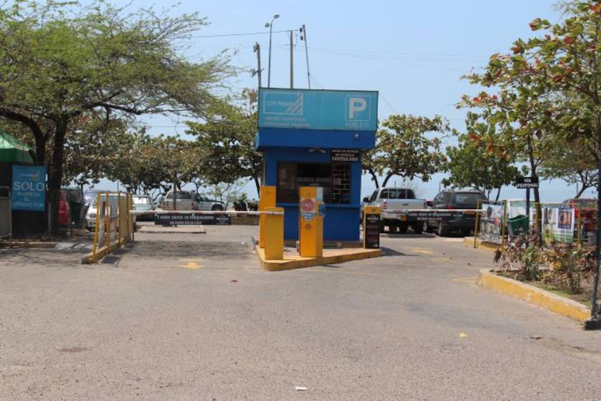Entre 1.500 y 3.500 pesos cobran los estacionamientos privados del Centro Histórico por la hora o fracción. ALVARO CÁRCAMO OYAGA - EL UNIVERSAL
