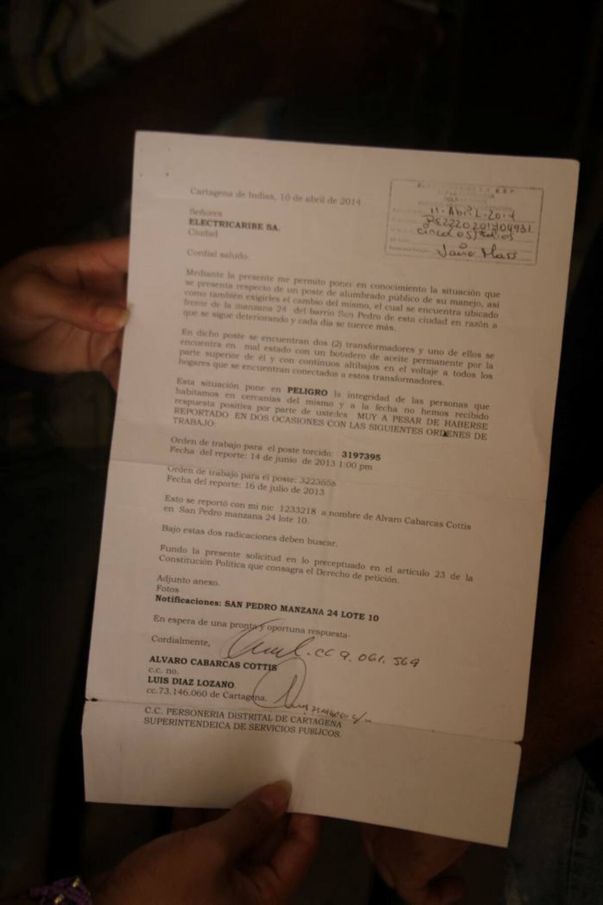 Los vecinos han enviado cartas a Electricaribe luego de varios reportes telefónicos. JORGE PUERTA RUÍZ - EL UNIVERSAL