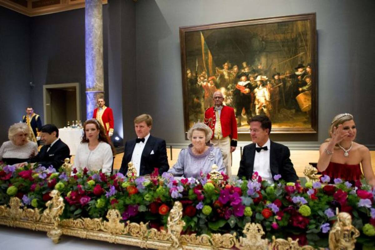 Cena de gala horas antes de la ceremonia de entronización. AFP
