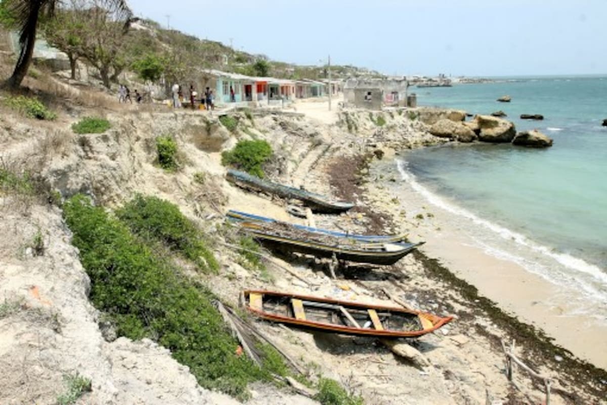 La erosión en la Isla de Tierrabomba es evidente. Según el secretario de Participación Distrital Javier Mouthon, cada año la erosión costera se “roba” 10 metros de playa. Oscar Diaz