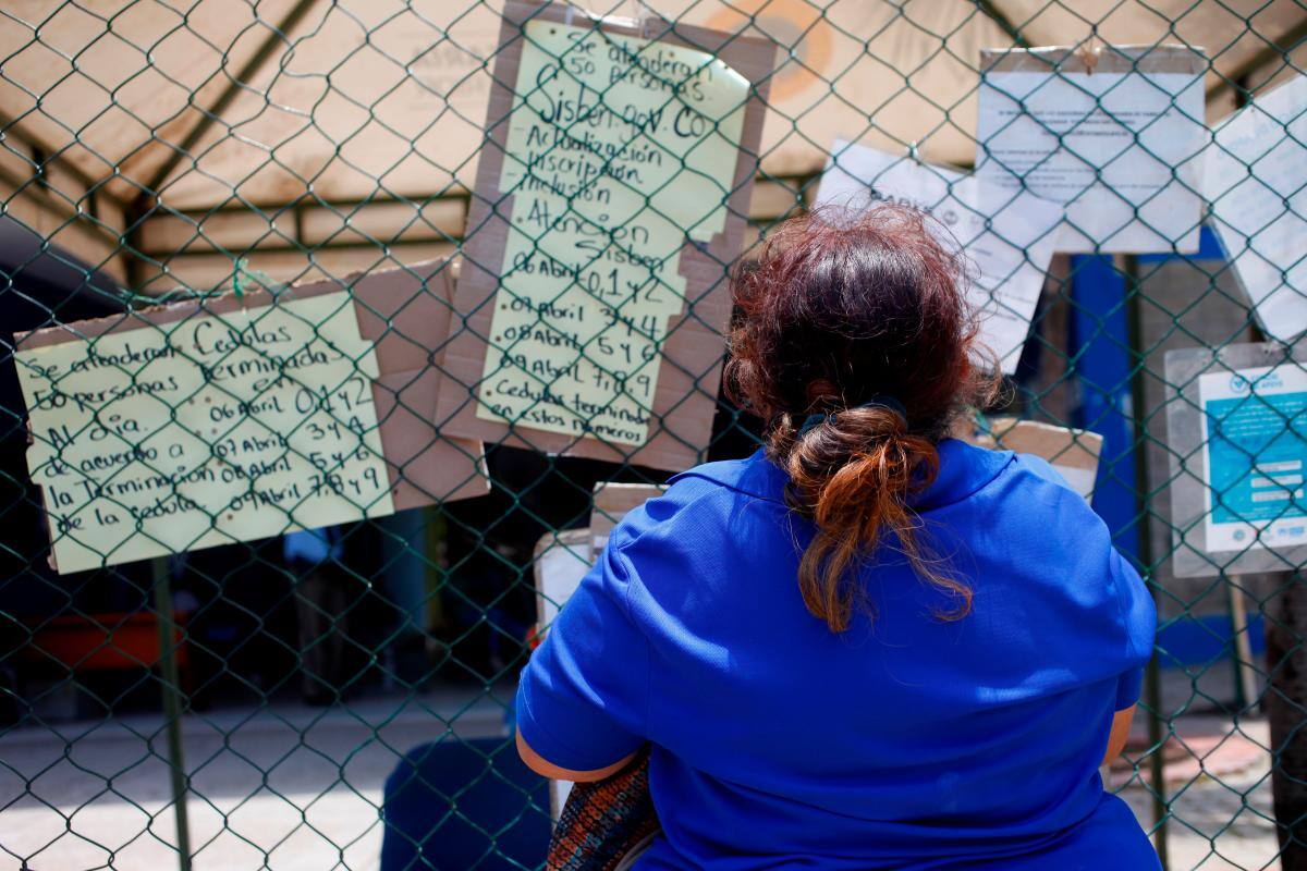 Según Planeación Distrital, las pancartas indicando días de atención por pico y cédula tampoco son información oficial.