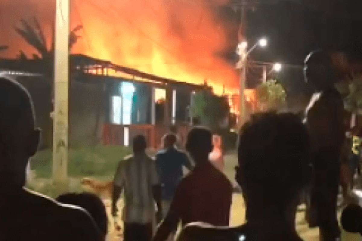 Incendio en El Pozón: familias afectadas durmieron en casa de un comerciante