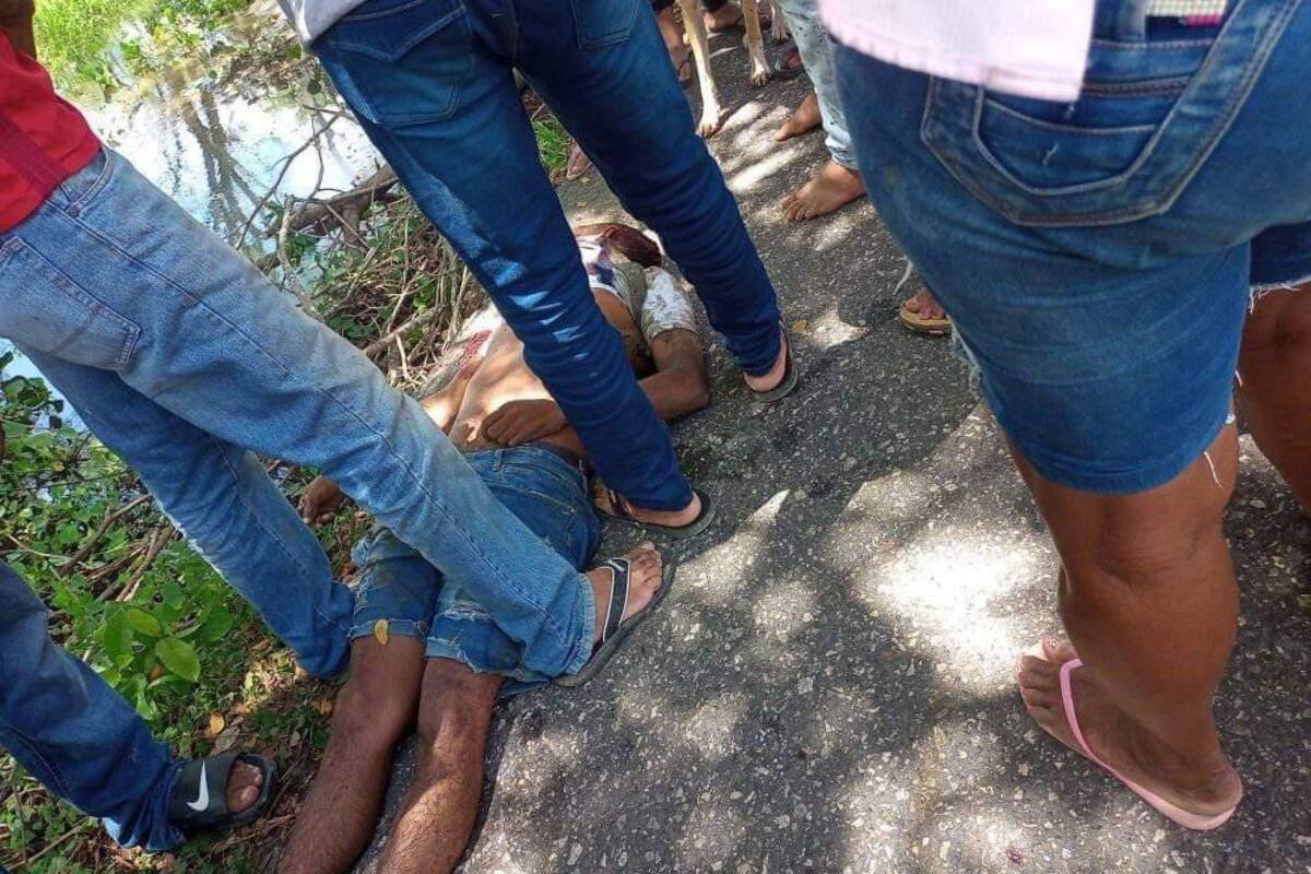 ¡Tragedia! En una curva perdió la vida motociclista: chocó contra un árbol