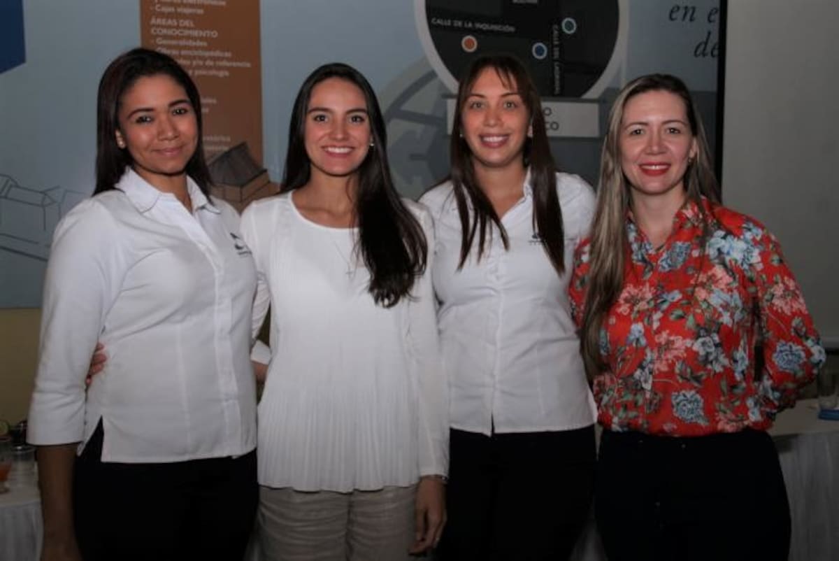 Vanessa Bossio, Laura Walton, Kelly Martelo y Rossana López. ZENIA VALDELAMAR