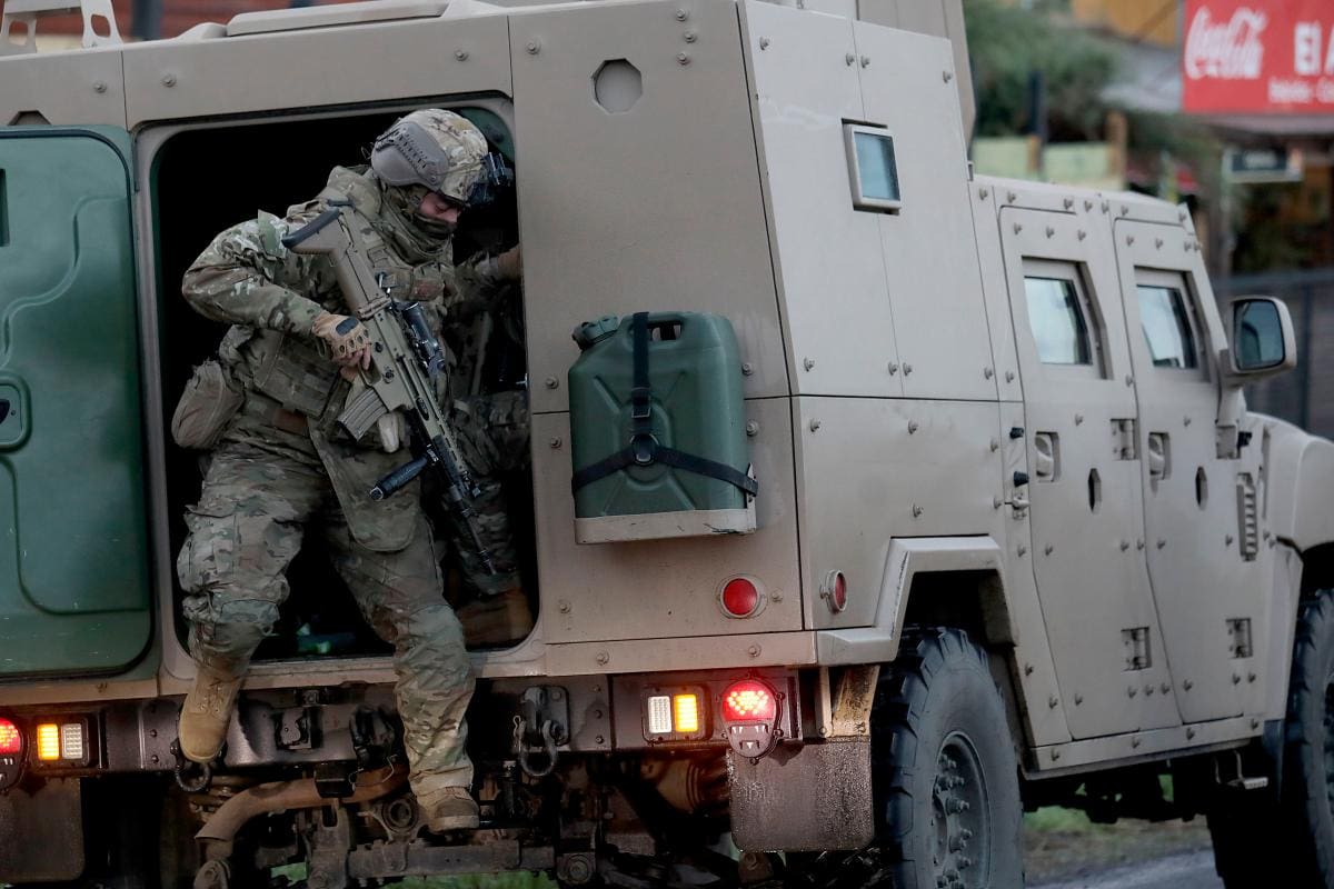 Asesinan a tres policías en un violento ataque en Chile