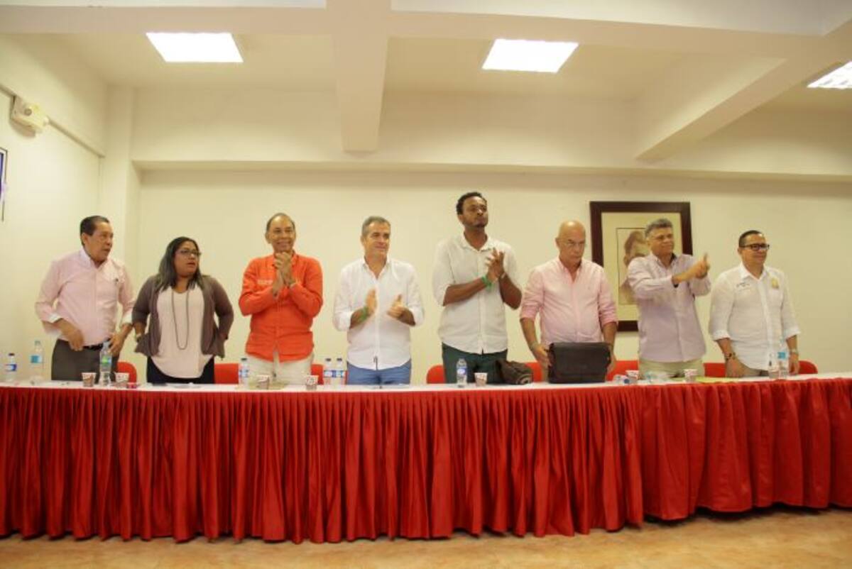 Ocho de los nueve candidatos a la Alcaldía de Cartagena asistieron al primer debate. Luis Herrán- El Universal.