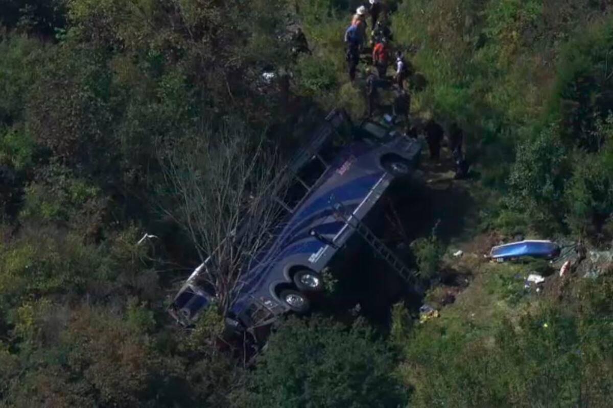 1 muerto y 46 heridos tras volcarse un bus que transportaba niños escolares