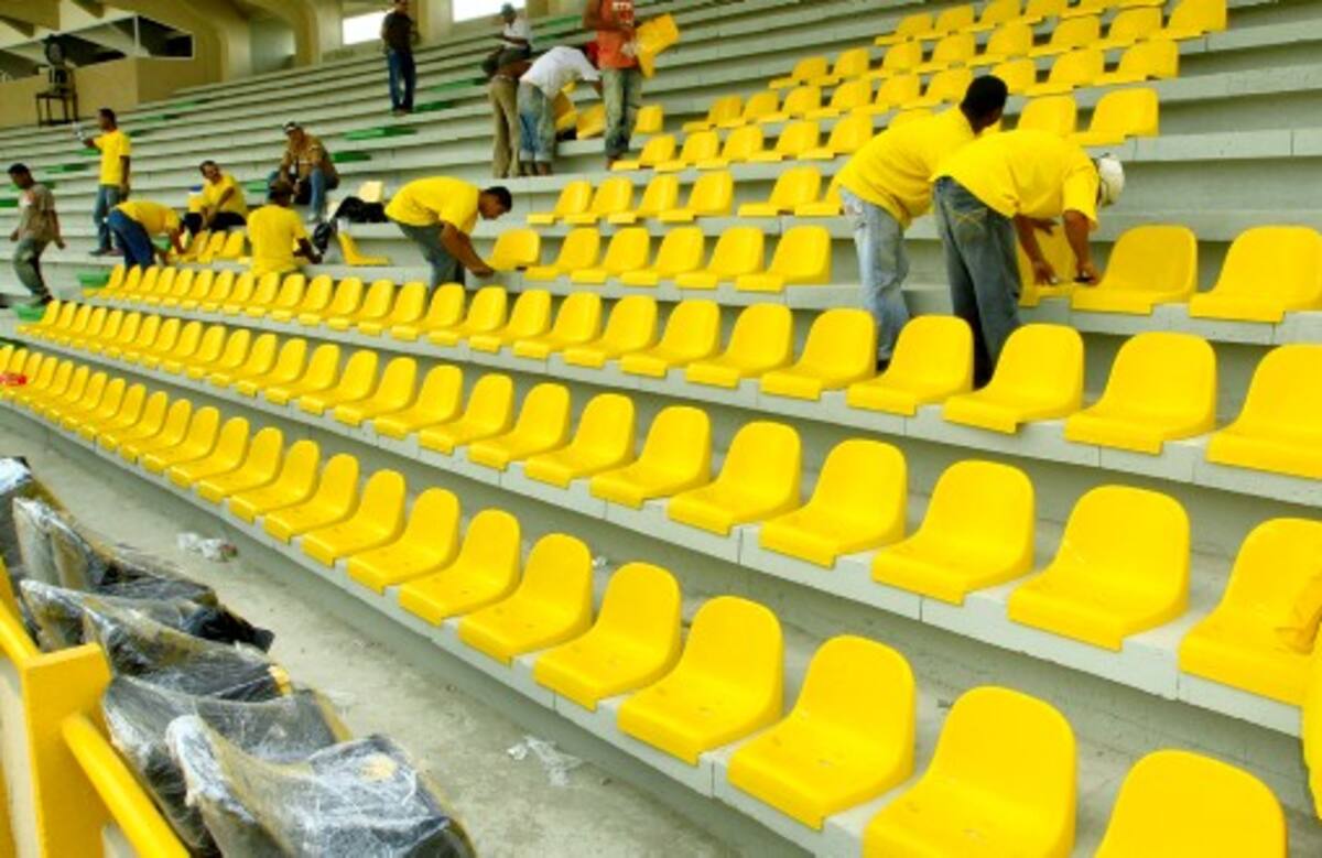 El estadio Jaime Morón León tendrá 17 mil sillas amarillas en todas las graderías. Julio Castaño/El Universal