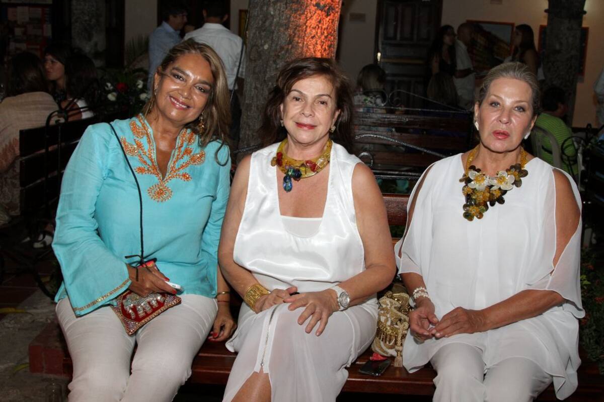 Olga de Gallegos, Edda de Ramírez y Beatriz Gómez de Domínguez.