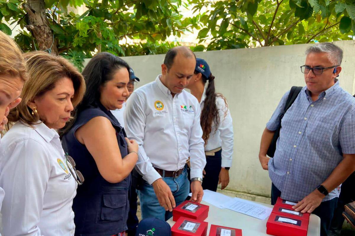 Constructor de viviendas de Ciudadela de la Paz entrega llaves a Corvivienda