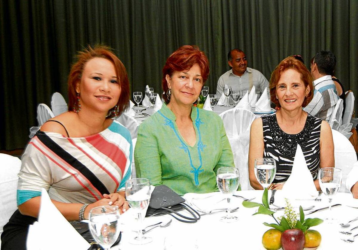 Ivette Martínez, Elizabeth Arboleda e Isabel de Carrasquilla.