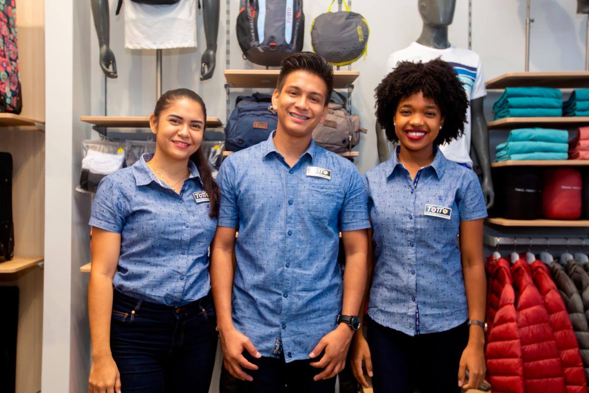 Denis Contreras, Brayan Arrautt y Mayra Guerrero.