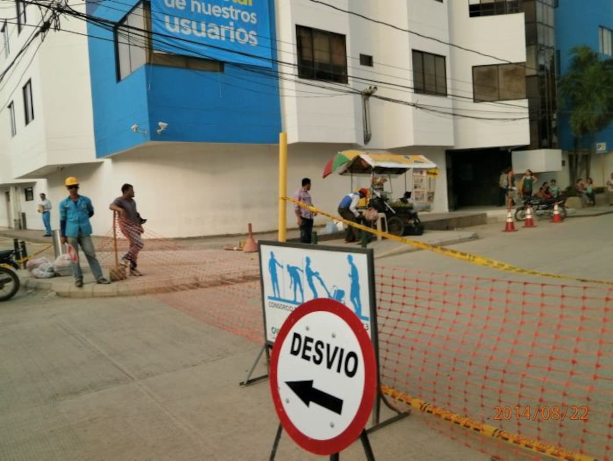 Obras viales dificultan acceso de pacientes a urgencias de clínica Zayma.