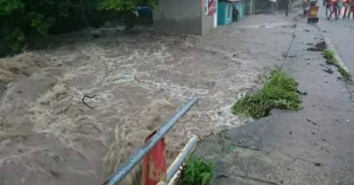 Estas fueron las imágenes que dejó el fuerte aguacero de hoy en Providencia. EL UNIVERSAL