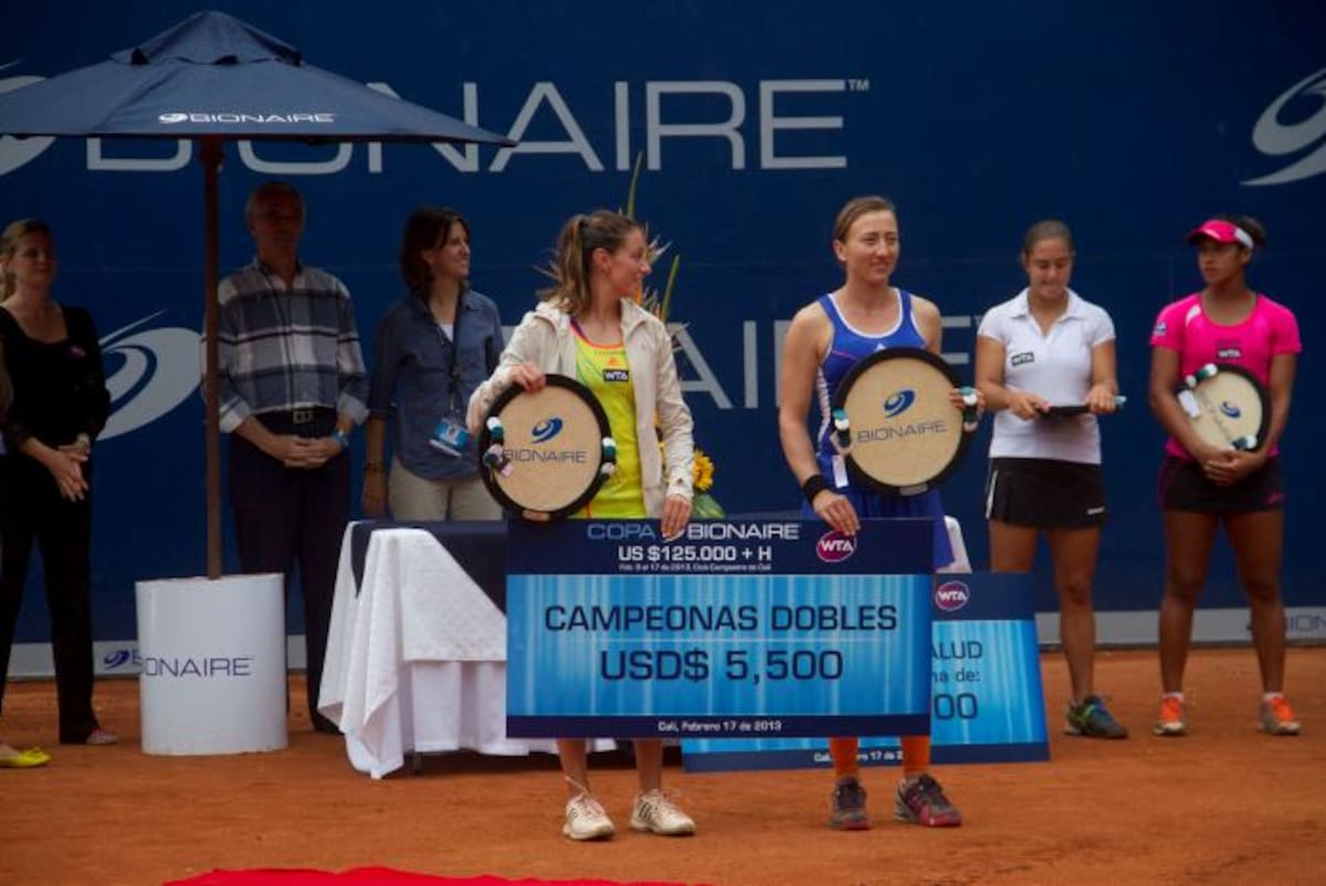 Catalina Castaño y Mariana Duque son las ganadoras en dobles de la VII Copa Bionaire. COLPRENSA