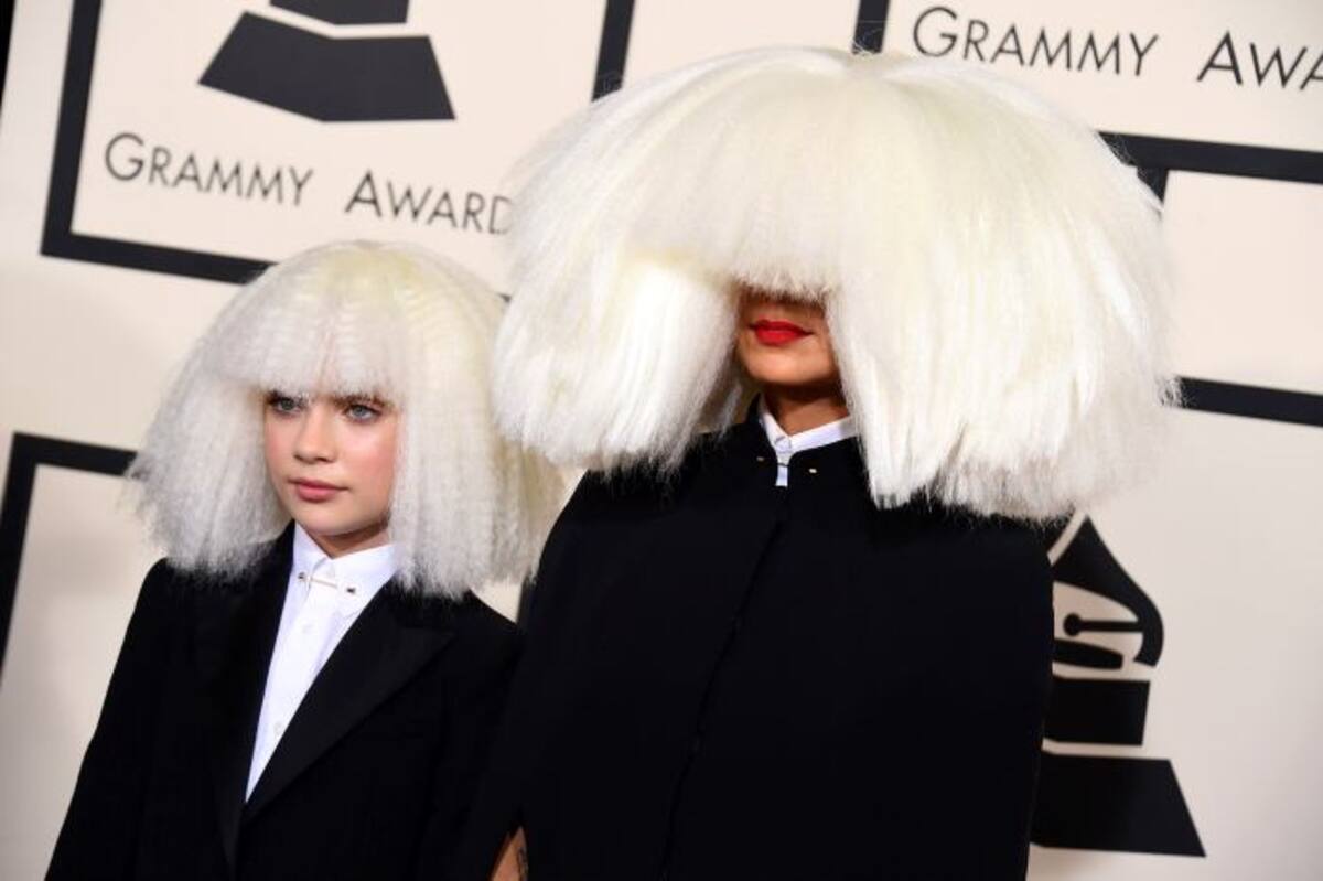 Sia AP Jordan Strauss