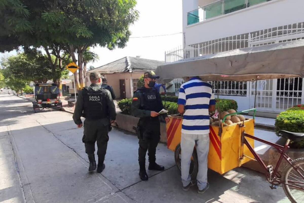 Extorsionistas exigen a vendedora de hielo el pago de $1.000 diarios