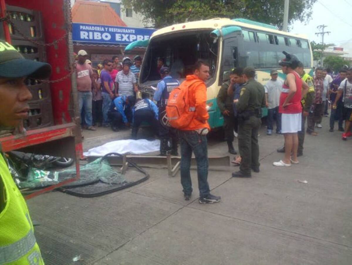 A esta hora se presenta trancón en esta concurrid avenida. eluniversal.com.co