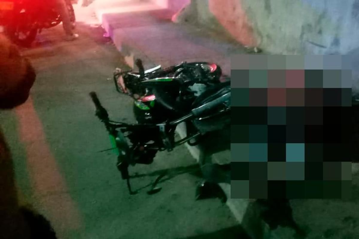 Iba en su moto, choca contra un muro en El Pozón y muere en el acto