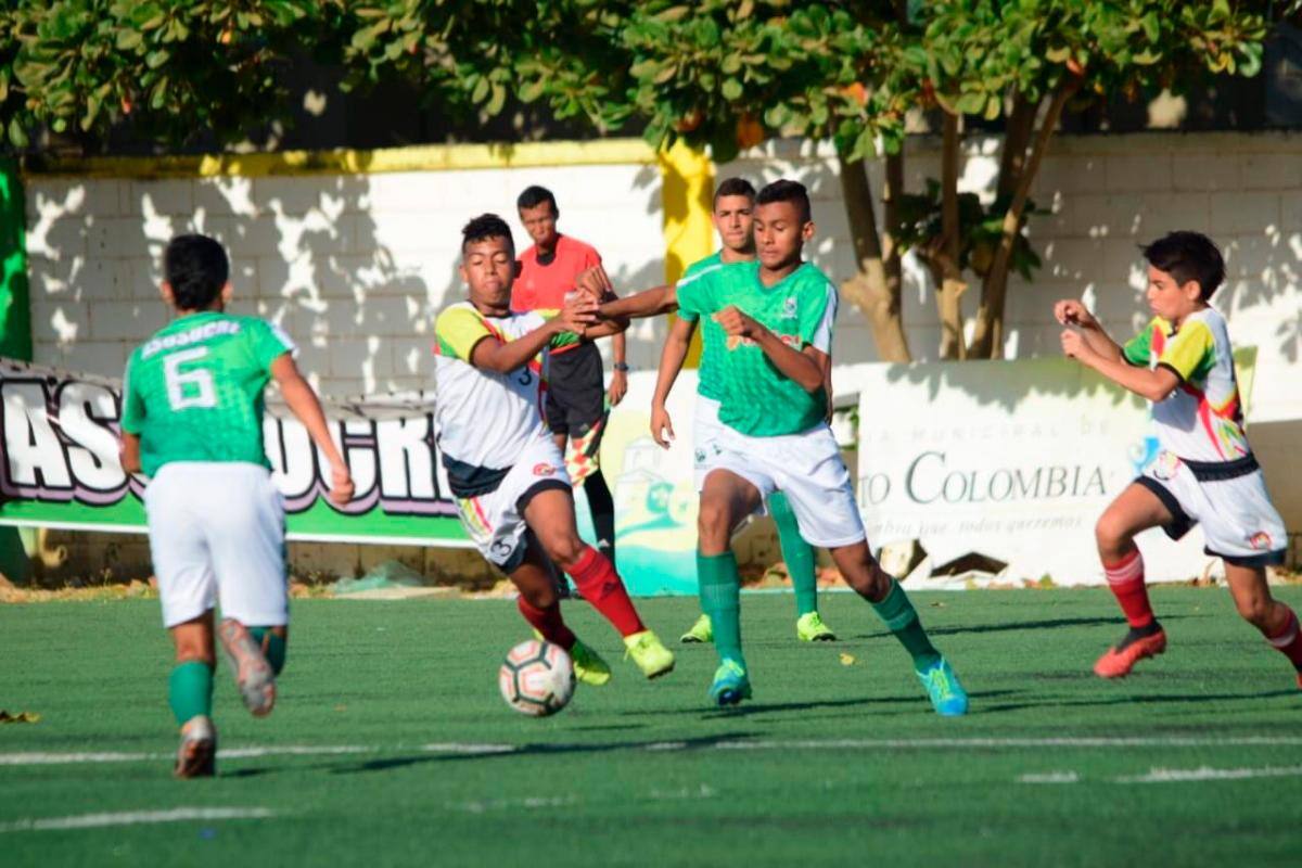 Caribe Champions Internacional 2020, Copa Manzana Postobón, rindió homenaje al gran capitán de Junior en todos los tiempos, Gabriel Berdugo.