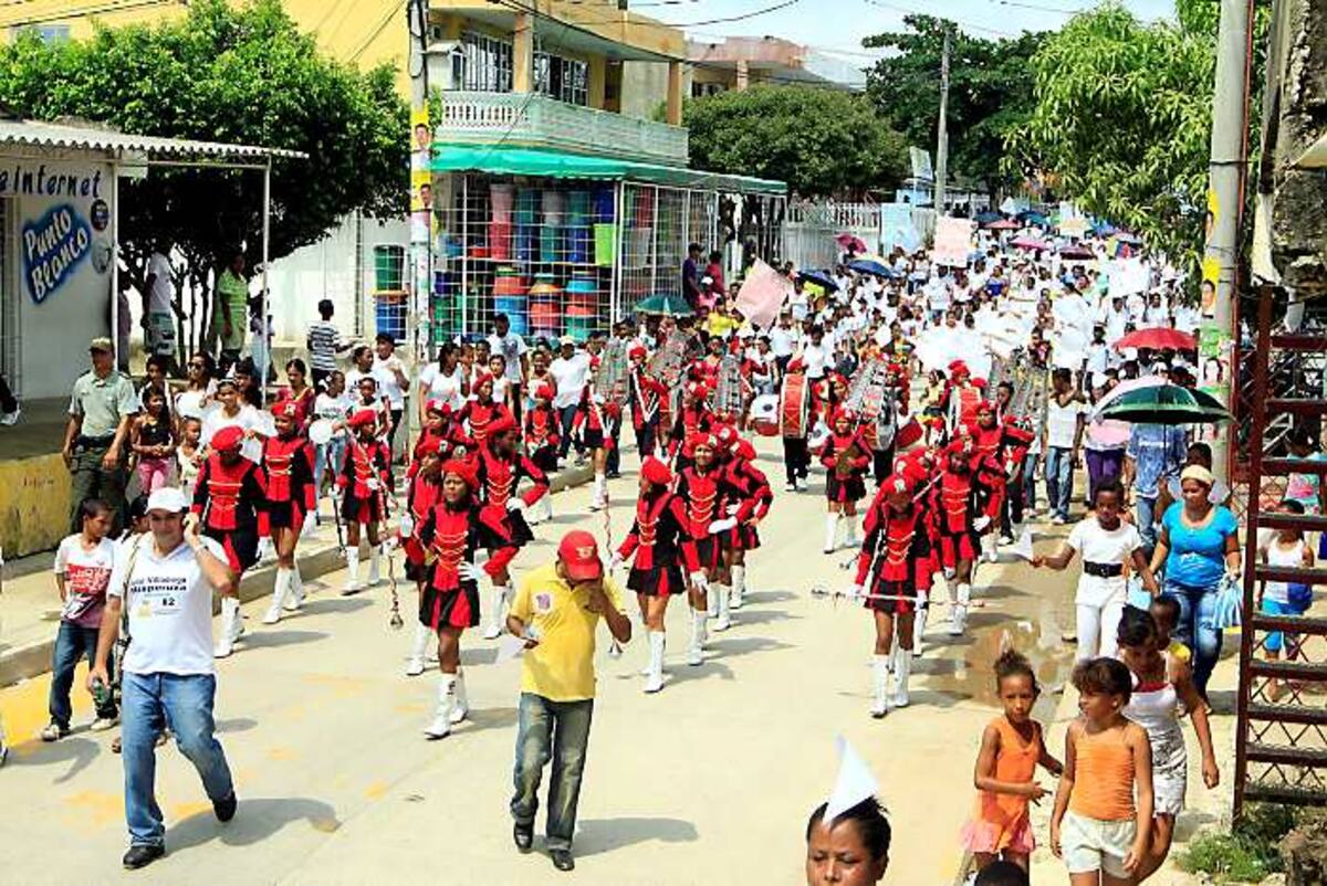 Las comunidades expresaron su deseo de colaborar para que la paz retorne en sus barrios. julio castaño/El Universal