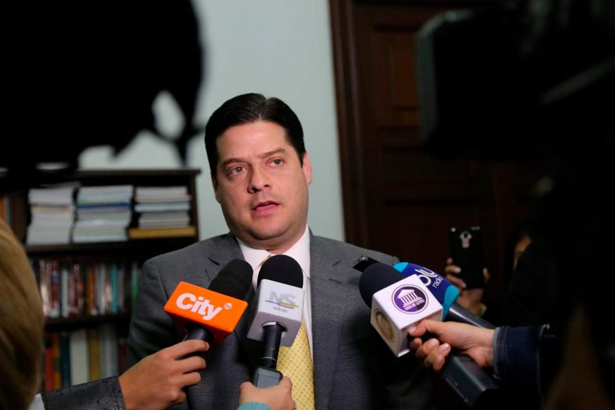 Senador Mauricio Gómez dice que demanda del Defensor del Pueblo es irresponsable