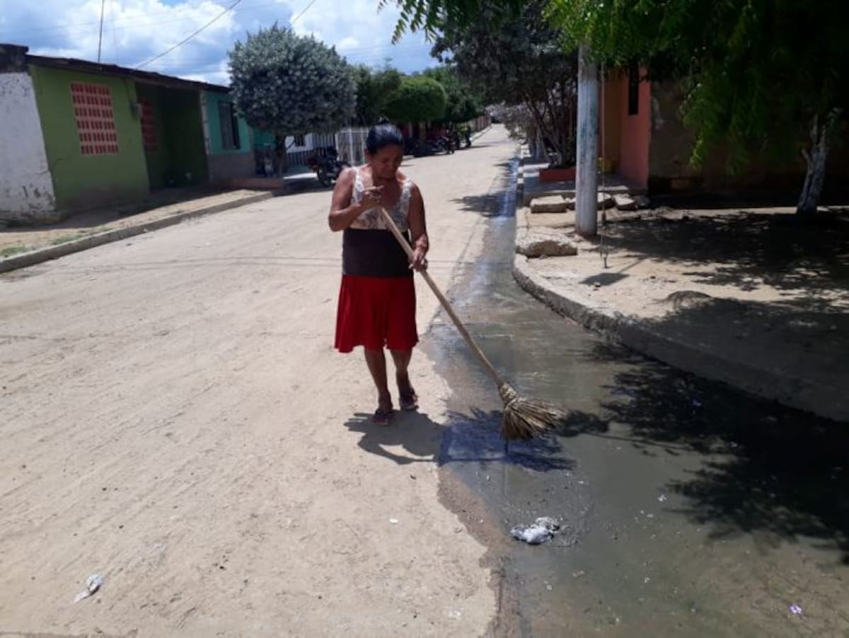 Hace unos meses el alcantarillado fue intervenido por Comfenalco pero nuevamente está presentando problemas Lila Leyva