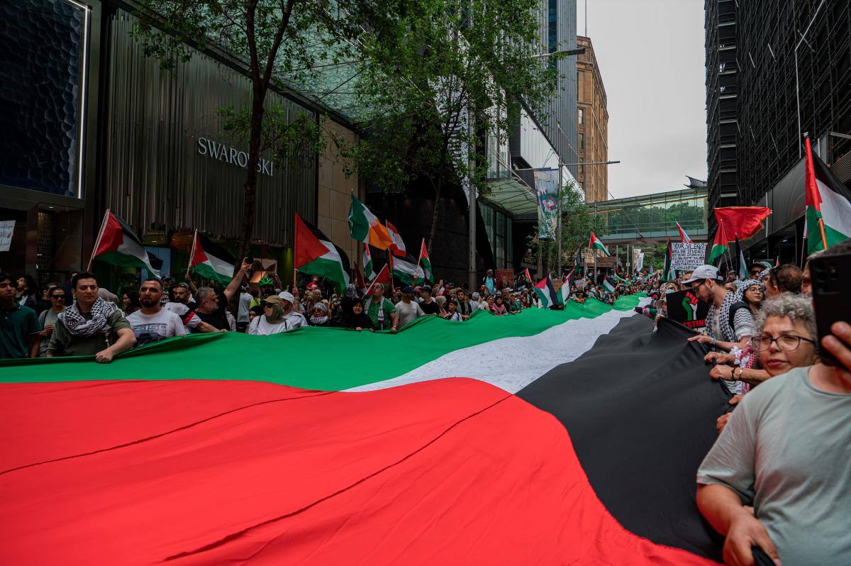 Miles de personas vuelven a marchar en Australia para pedir un alto el fuego en Gaza, el 12 de noviembre de 2023. EFE/EPA/FLAVIO BRANCALEONE AUSTRALIA AND NEW ZEALAND OUT