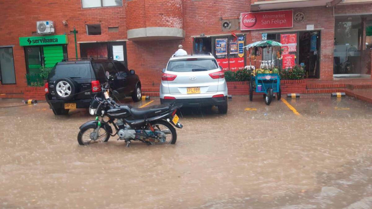 Con el inicio de las lluvias las calles se inundan rápidamente.