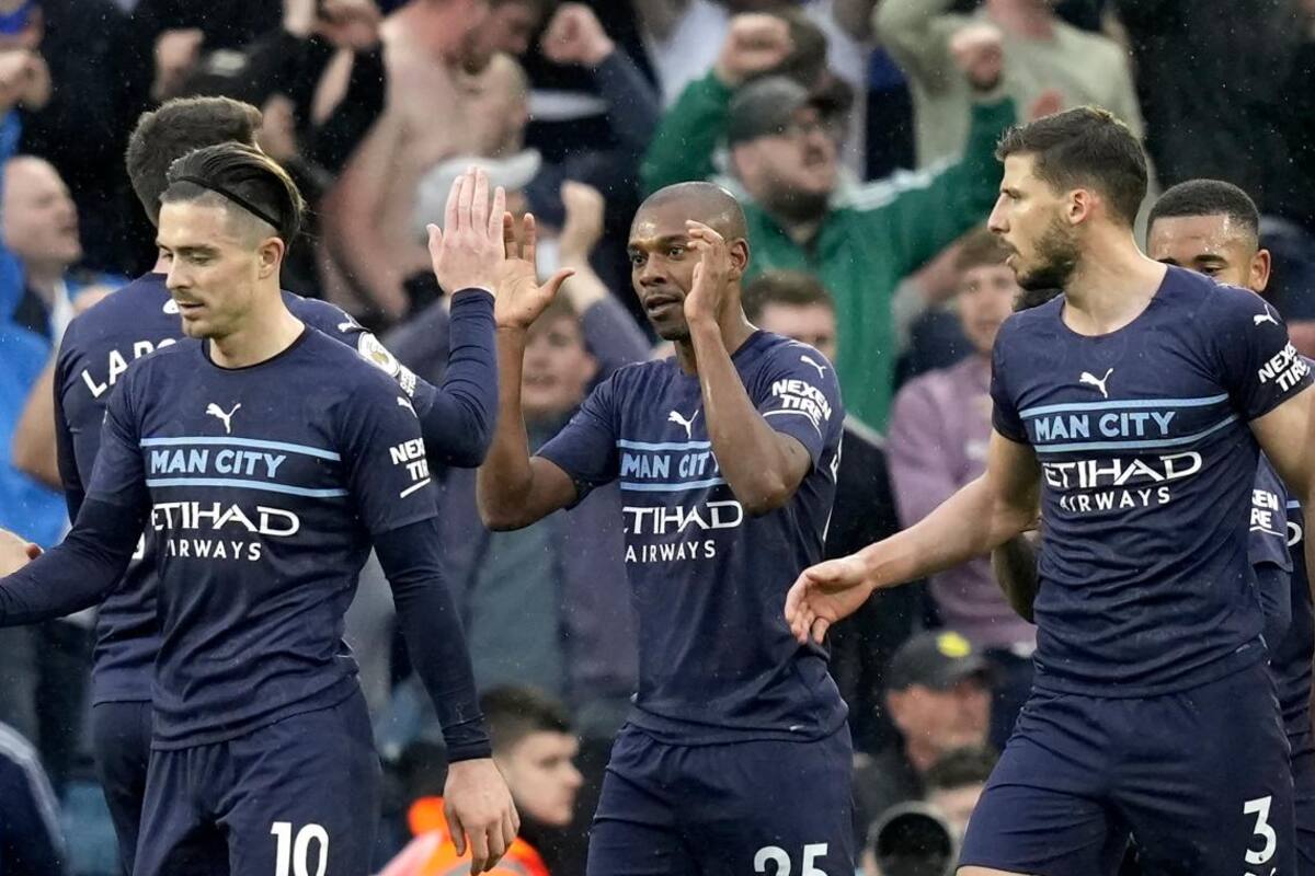El City rota, golea y llegará líder a Madrid