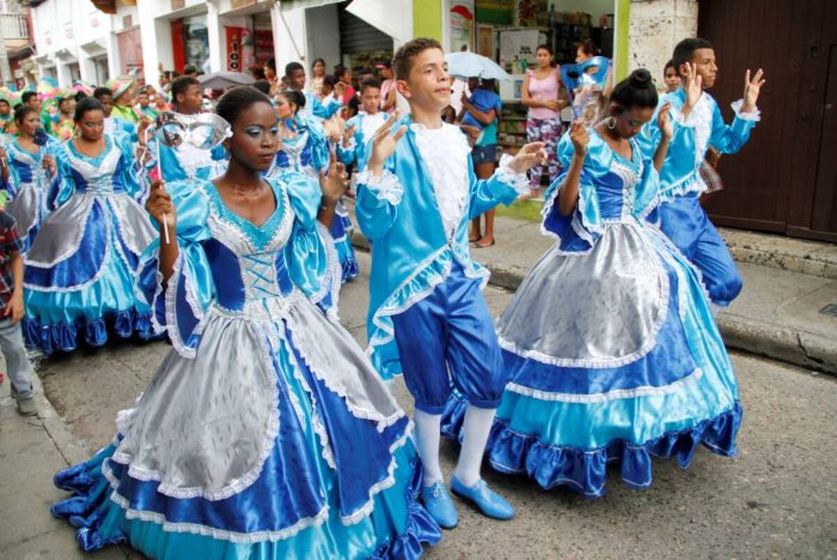 Los estudiantes de 61 instituciones educativas desfilaron por las calles del Centro Histórico. Aroldo Mestre.