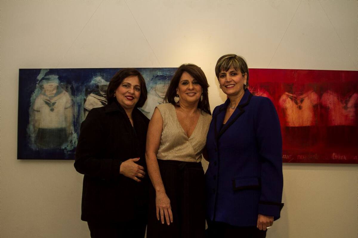 Lucy Calderón, la artista, Luisa Fernanda De La Vega y Clara Gechem Turbay.