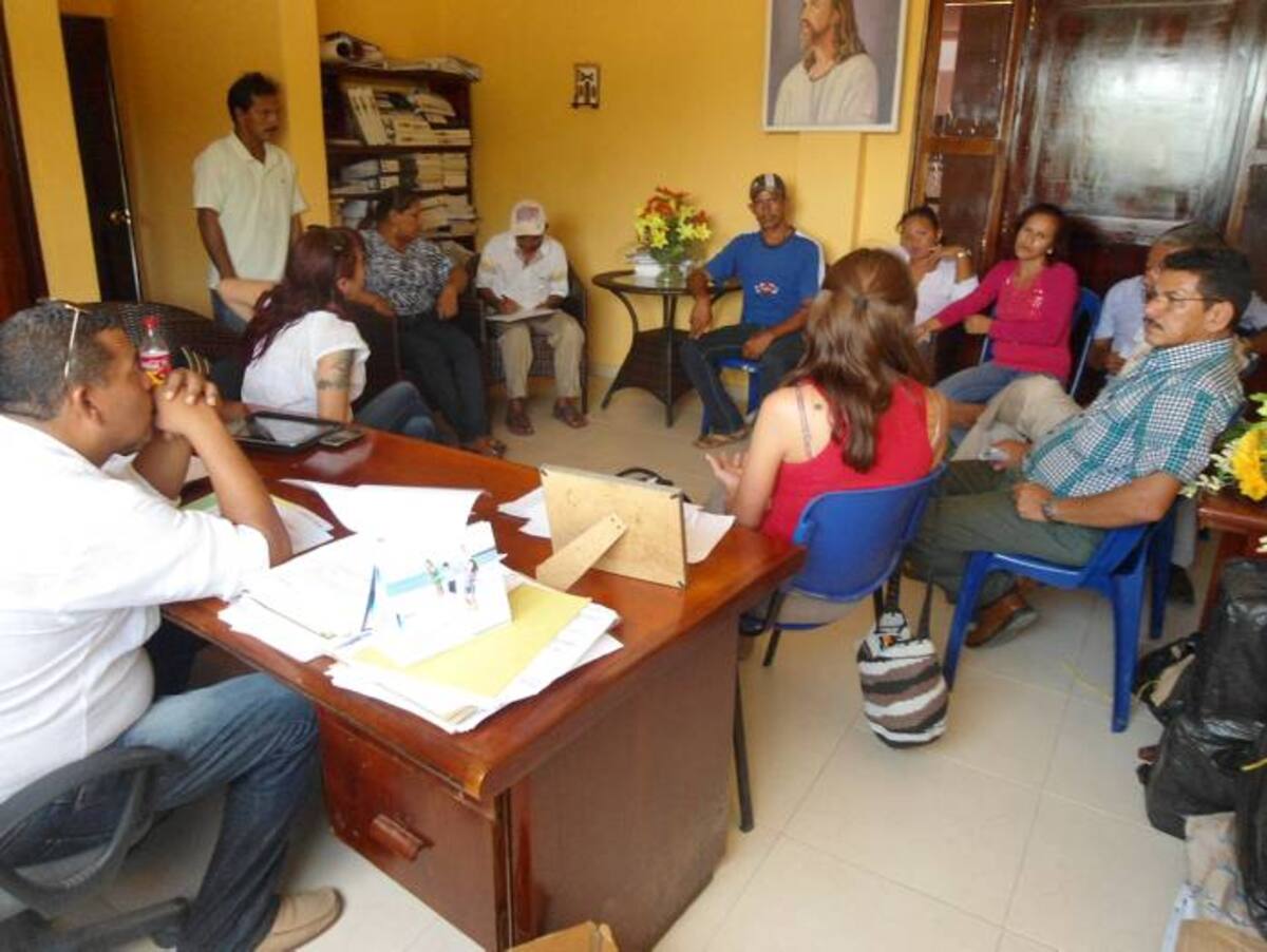 Durante la reunión con funcionarios de Fonvivienda, beneficiarios de este proyecto dejaron claro que lucharán por tener sus casas con todos los servicios. Lila Leyva Villarreal