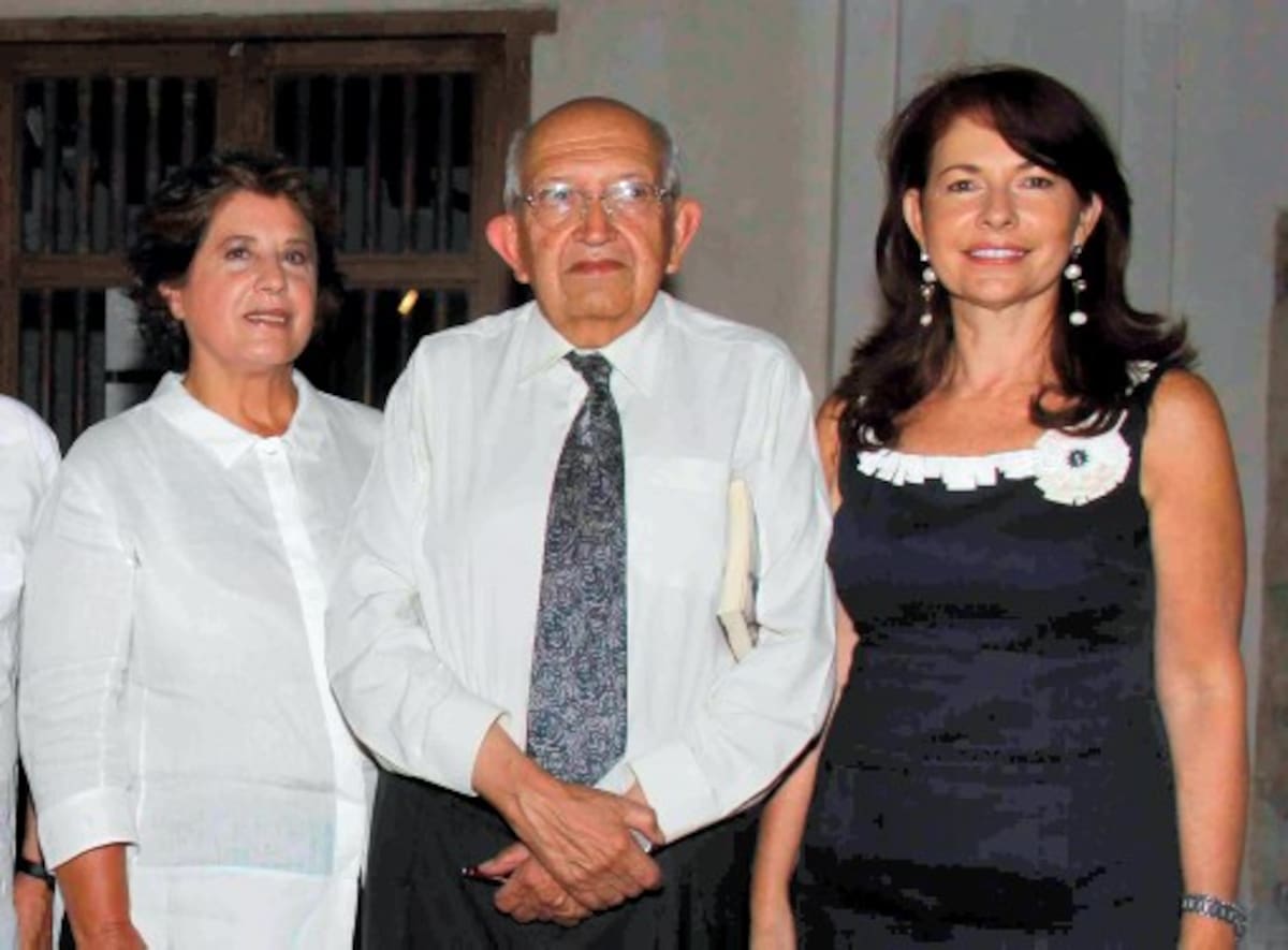 Patricia Tavera, Plinio Apuleyo Mendoza y Araceli Morales.