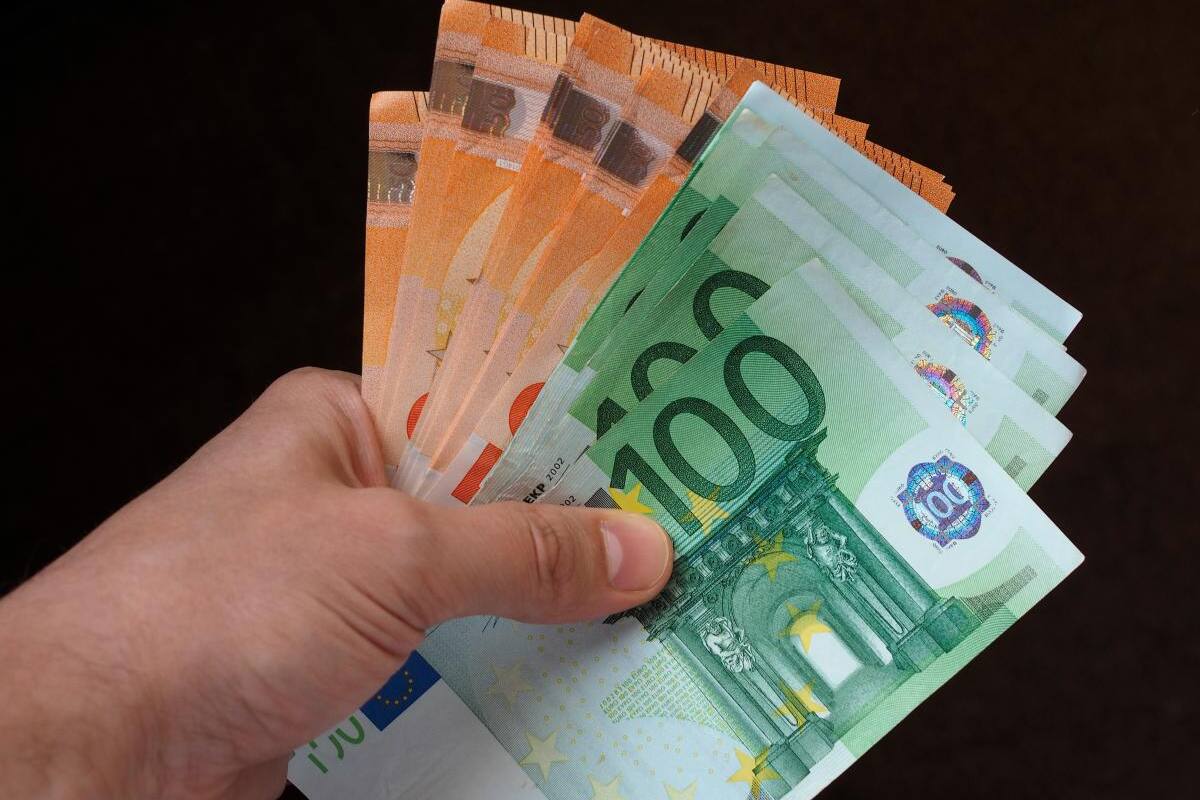El euro mantiene su cotización estable en Cartagena