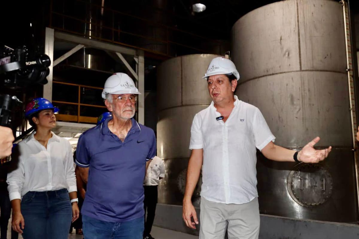 Gobernador Verano busca empresas que proyecten al Atlántico en el mundo