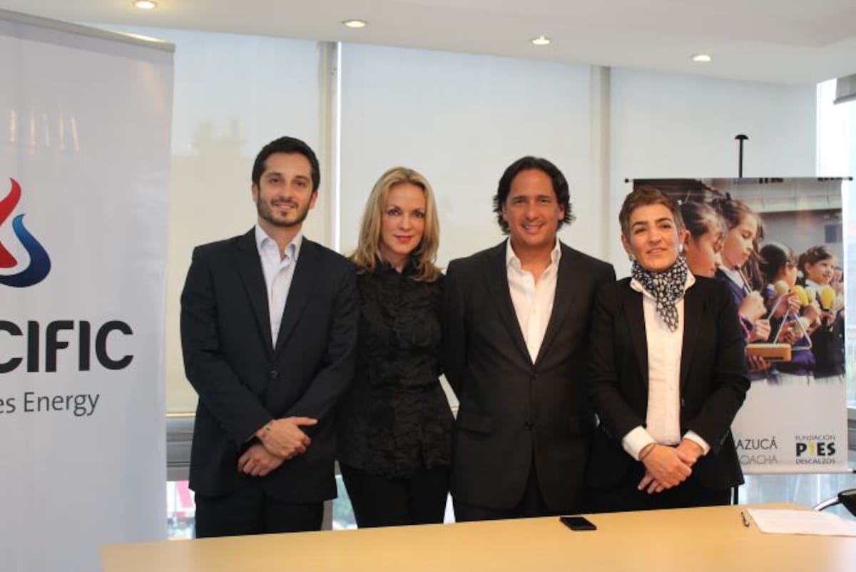 Al acto de oficialización y firma de este importante acuerdo asistieron en representación de la Fundación Pies Descalzos Patricia Sierra, directora ejecutiva, y María Emma Mejía, presidente de la junta directiva. En nombre de Pacific, firmó el acuerdo Federico Restrepo Solano, Vicepresidente de Asuntos Corporativos y Sostenibilidad de Pacific. Cortesía
