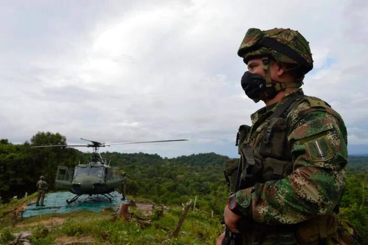 Ejército colombiano destruye avioneta y pista clandestina de las FARC