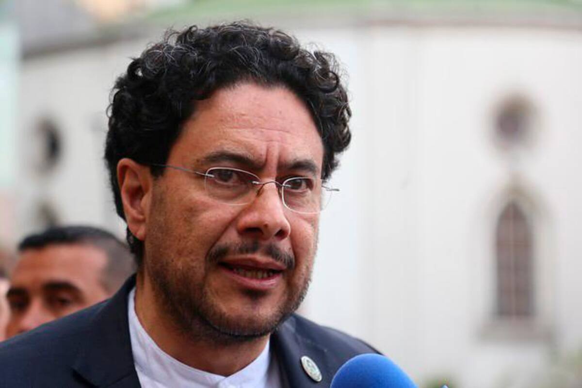 Iván Cepeda pide investigar a Uribe en territorio estadounidense