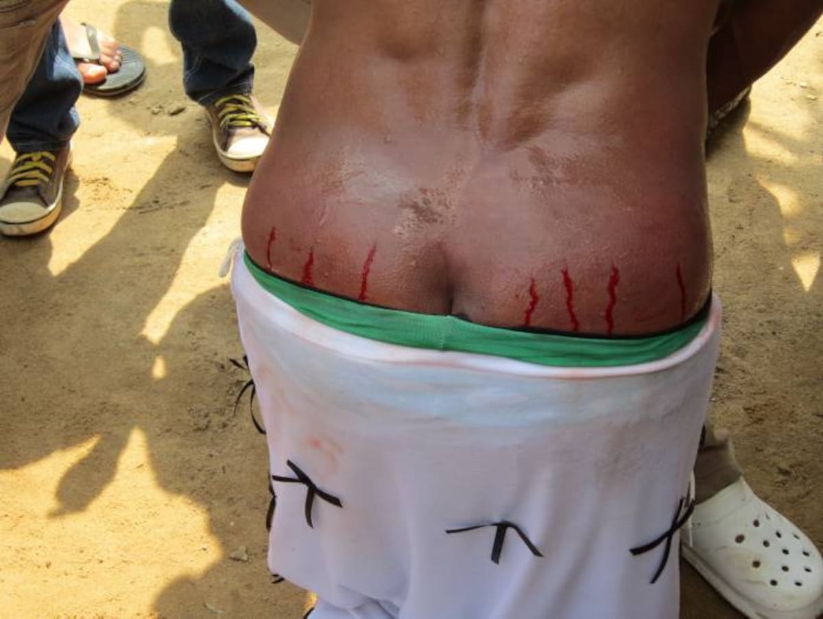 A través del sufrimiento, los penitentes pagan sus mandas o promesas por un favor recibido. Cortesía QHubo Barranquilla