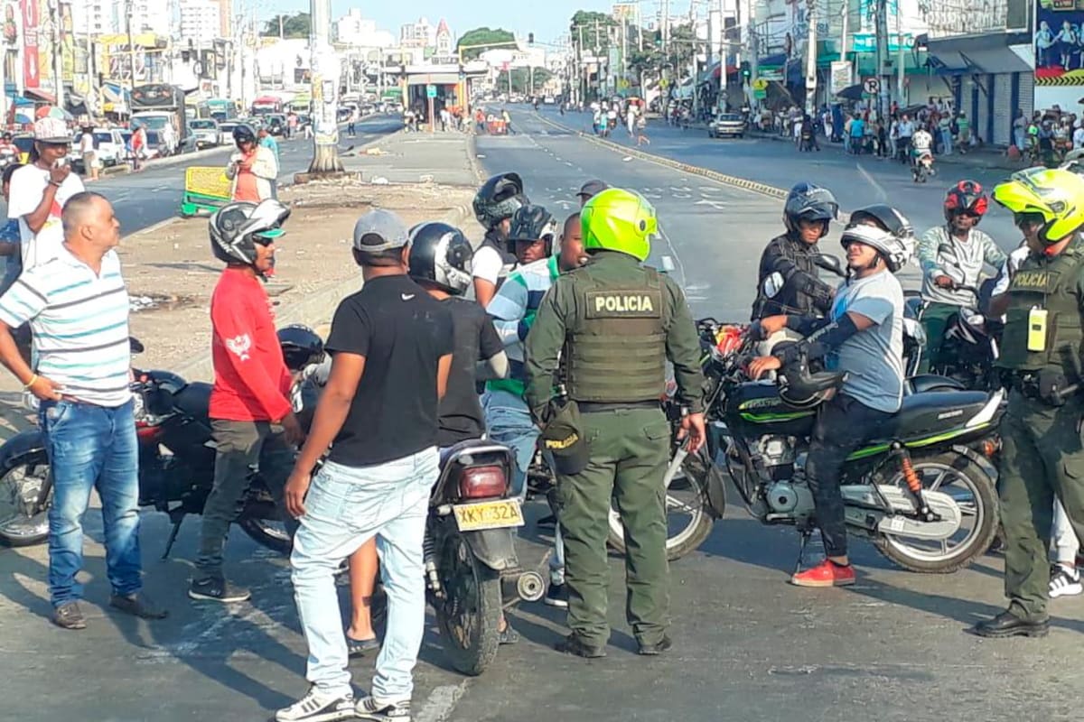 Caos en Cartagena por protesta de mototaxistas