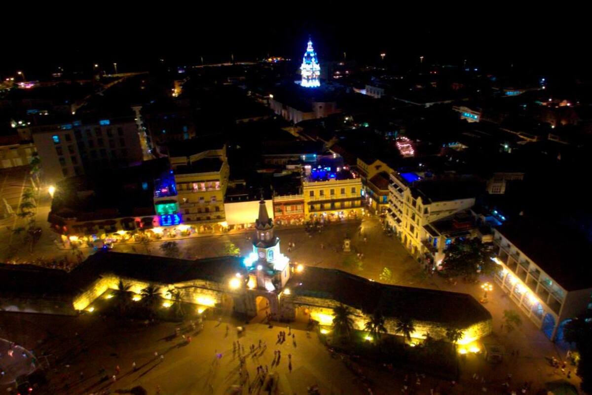 Piden a las autoridades reforzar la iluminación en el Centro de Cartagena