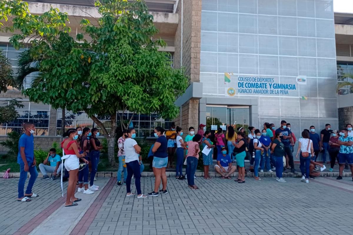 Pfizer Day: quejas por cambio de punto de vacunación a “última hora”