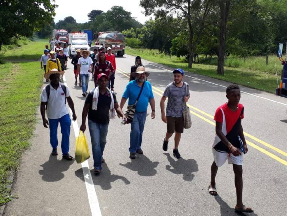 Los manifestantes salieron desde Marialabaja a las 4 de la mañana. Julio Castaño - El Universal