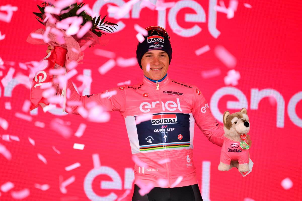 Giro de Italia: Evenepoel gana la segunda crono y recupera la ‘maglia’ rosa