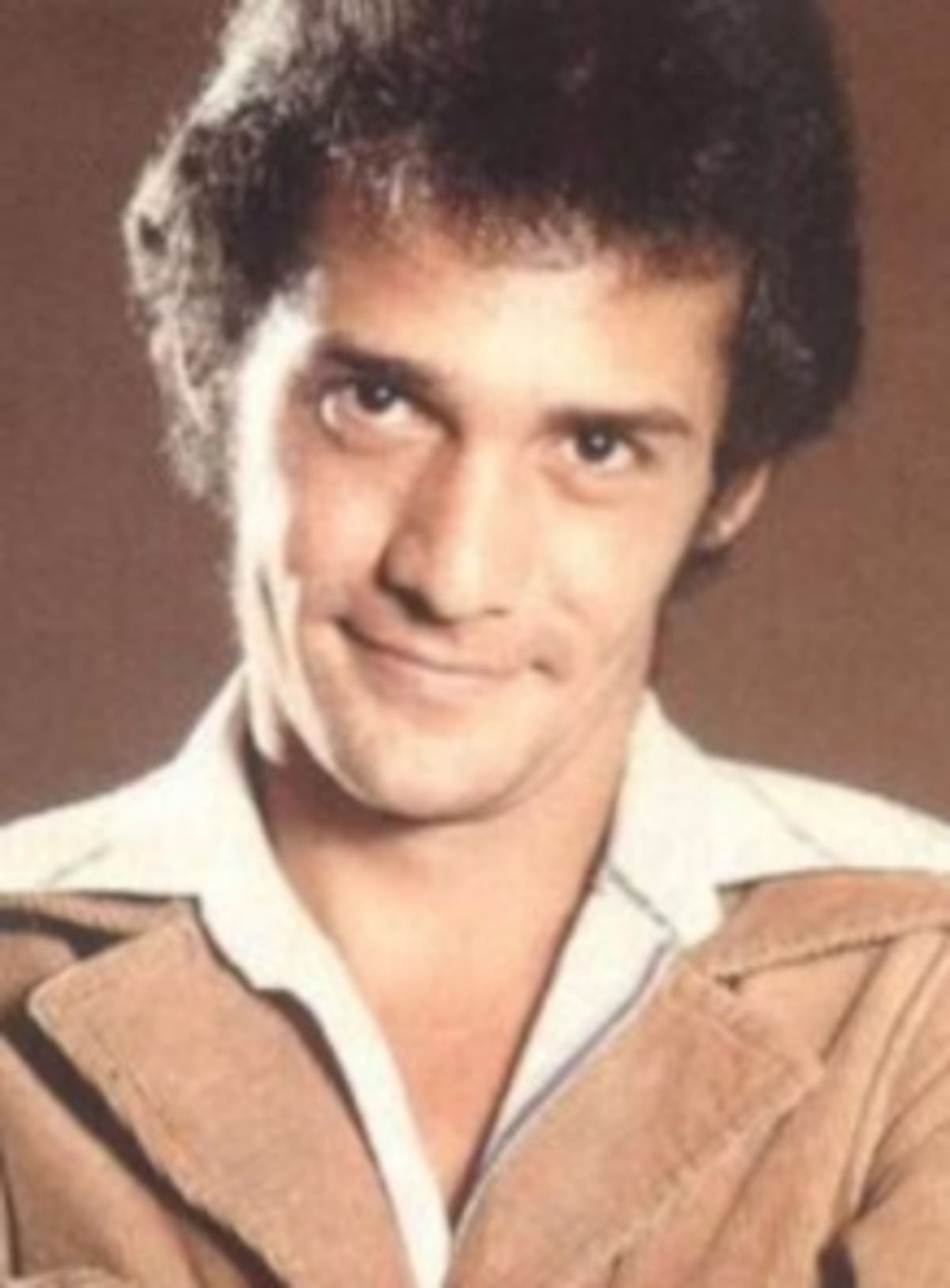 Jaime Saldarriaga: El 10 de abril de 1986 fue asesinado en Barranquilla el protagonista de la telenovela ‘El siete mujeres’. Al salir de una discoteca, tres hombres armados lo balearon junto a cuatro personas que lo acompañaban.