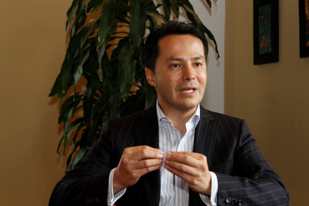 Su fuerte es interpretar los rasgos y proporciones de sus pacientes.