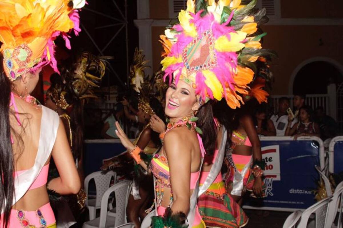 Las aspirantes al título de Reina de la Independencia 2018 desfilaron una a una y mostraron su belleza y atributos a los presentes. Nayib Gaviria